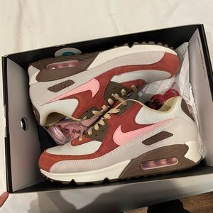 Shoes were worn once comes with box